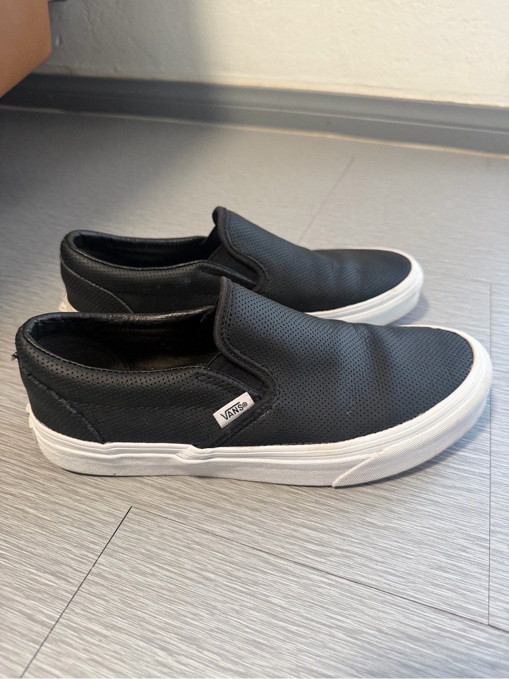 Vans Classic Slip-On Black Perforated Leather Sneakers Men Sz 8/Women 9.5
